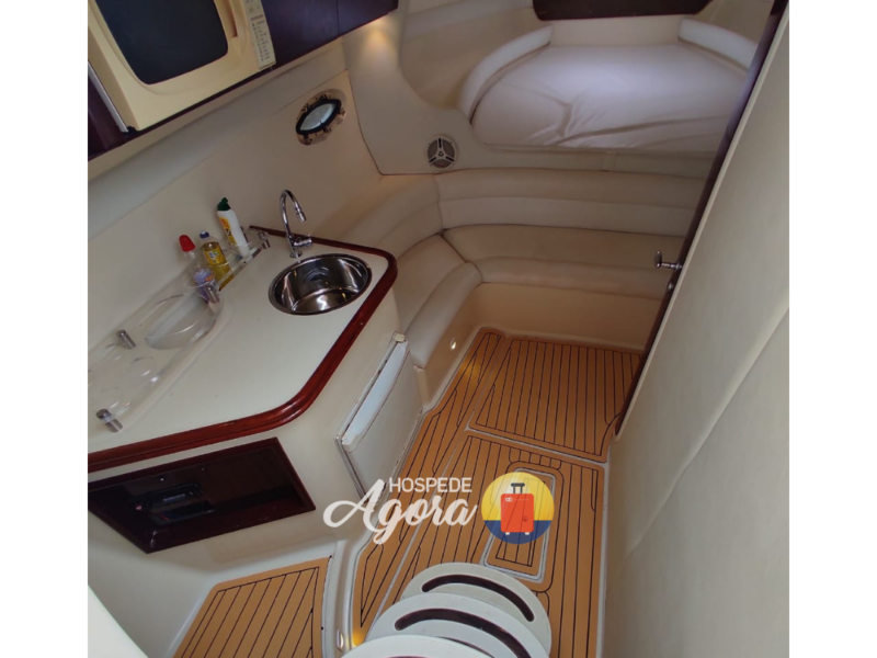 PACOTE DOS SONHOS - LANCHA CABINADA+ JET SKI