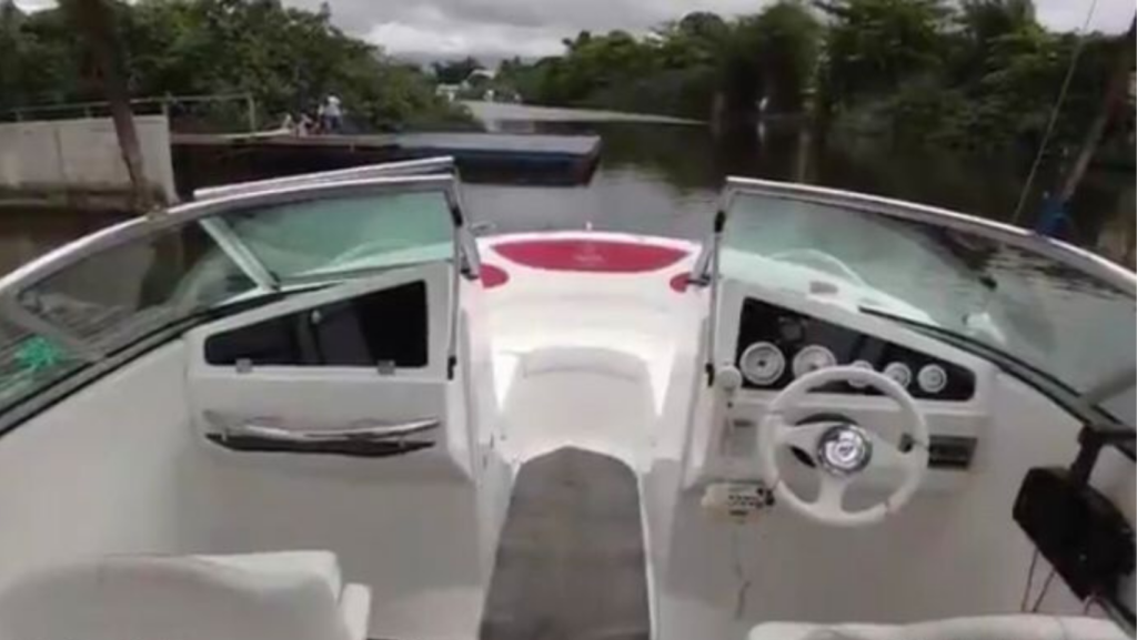 PACOTE DOS SONHOS - LANCHA CABINADA+ JET SKI