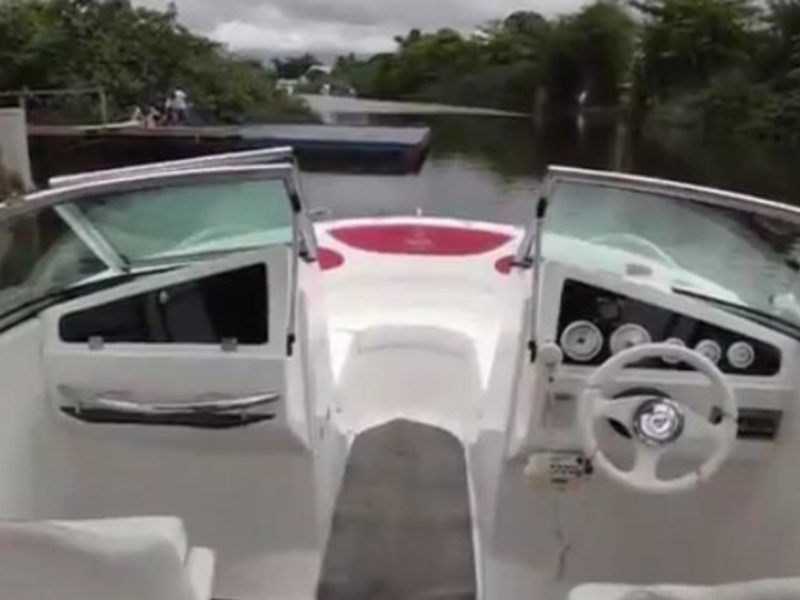 PACOTE DOS SONHOS - LANCHA CABINADA+ JET SKI
