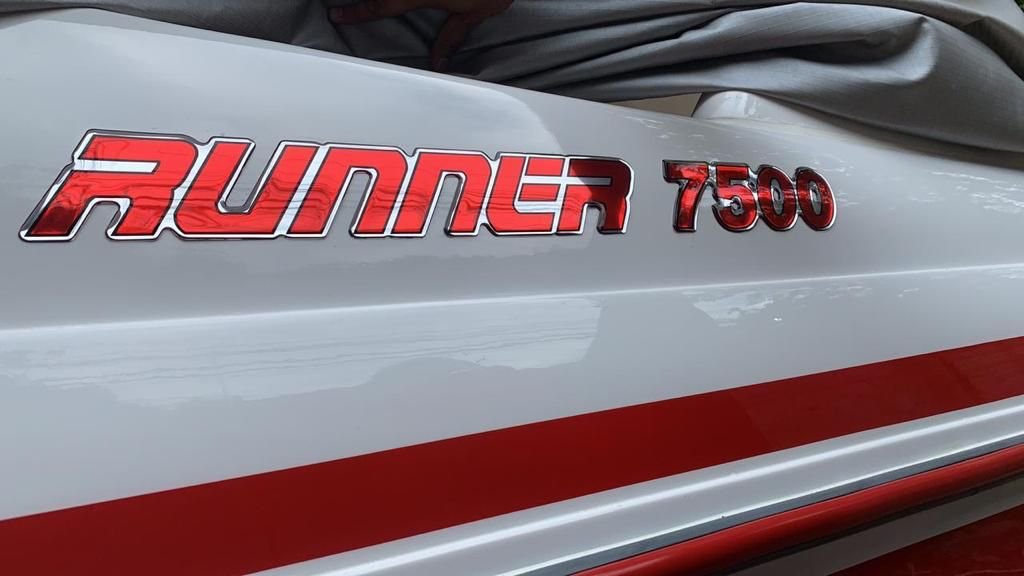 RUNNER 7500, Roteiro 1