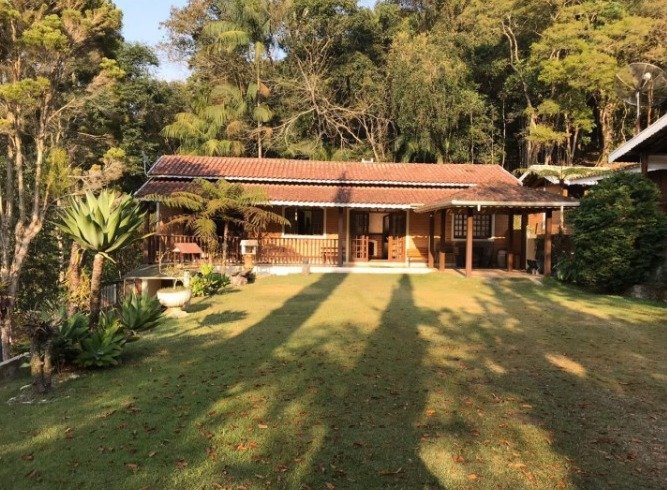 Casa em Santo Antônio do Pinhal, Ótima área verde