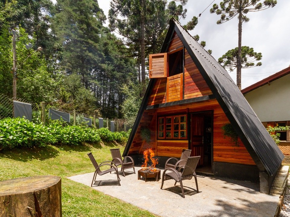 Chalé Estilo Suiço