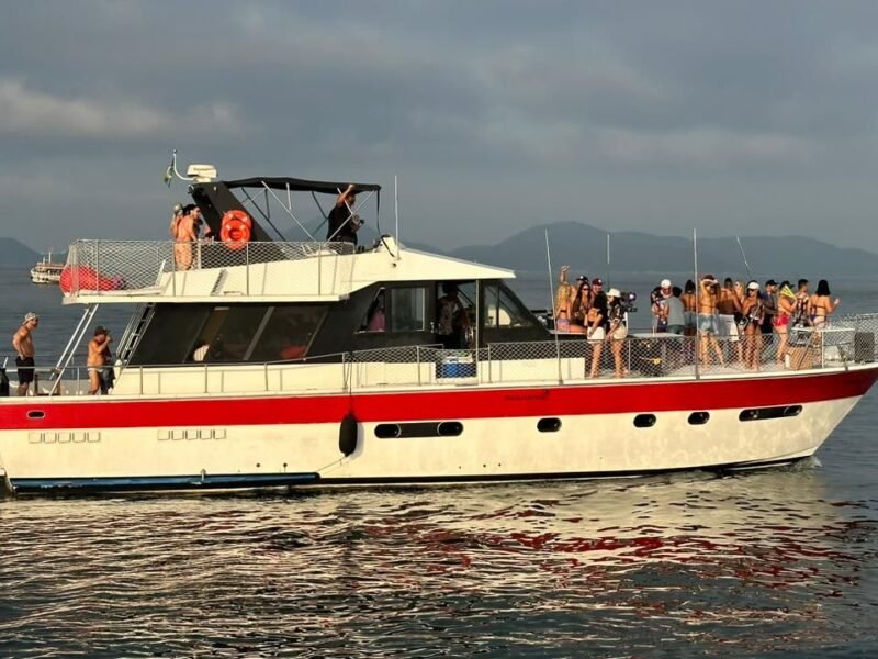 TRAWLLER 62 PÉS PARA 30 PESSOAS