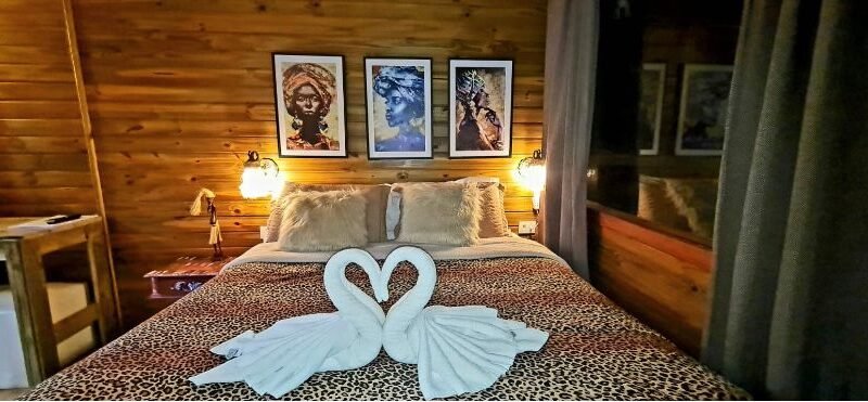 Cabana 1 com hidromassagem, lareira elétrica e vista para mata nativa