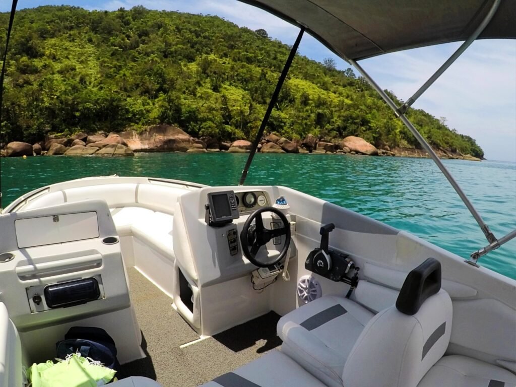 Lancha Privativa Runner 6500, Roteiro Sul, Ilha Anchieta e Região