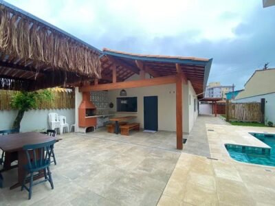 Casa Encantadora com Piscina e Churrasqueira