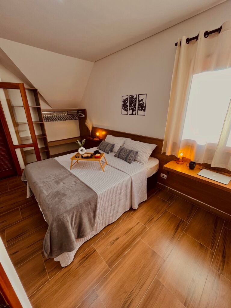 Cobertura Duplex, Ótima Localização, Vista para as Montanhas