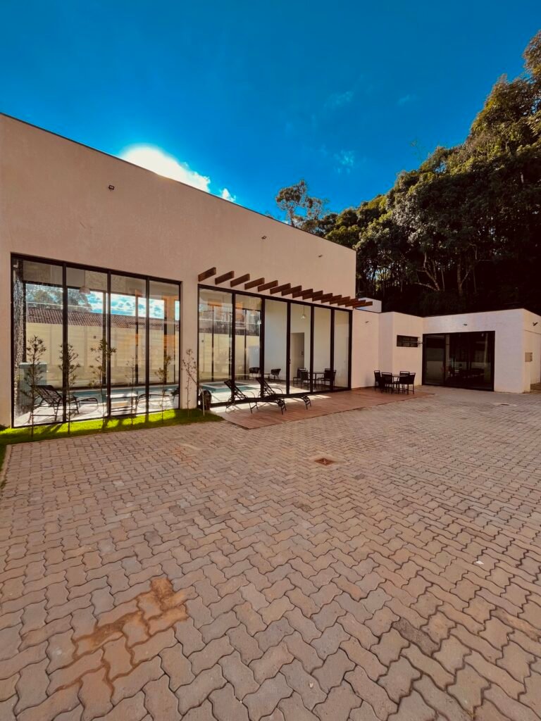 Cobertura Duplex, Ótima Localização, Vista para as Montanhas